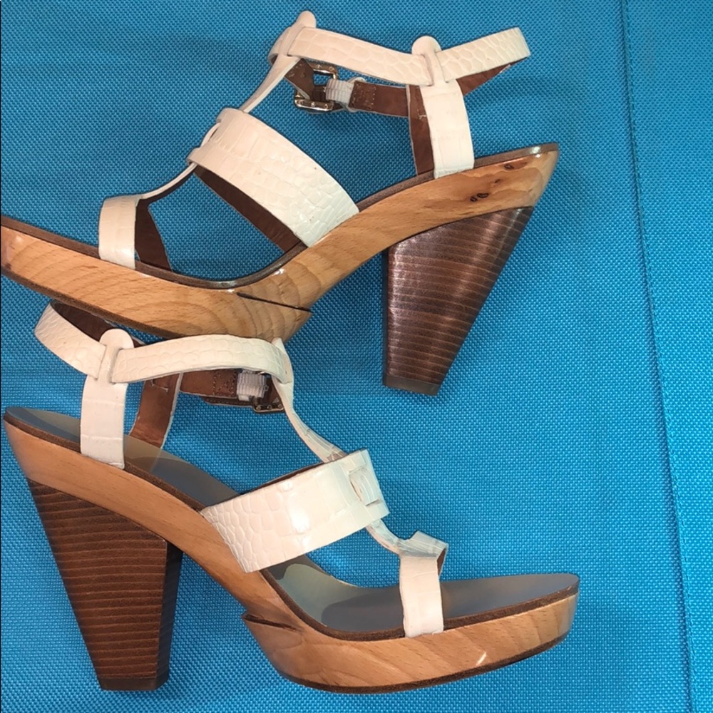 GIVENCHY White Beautiful heels!! SZ 37 - Picture 2 of 5